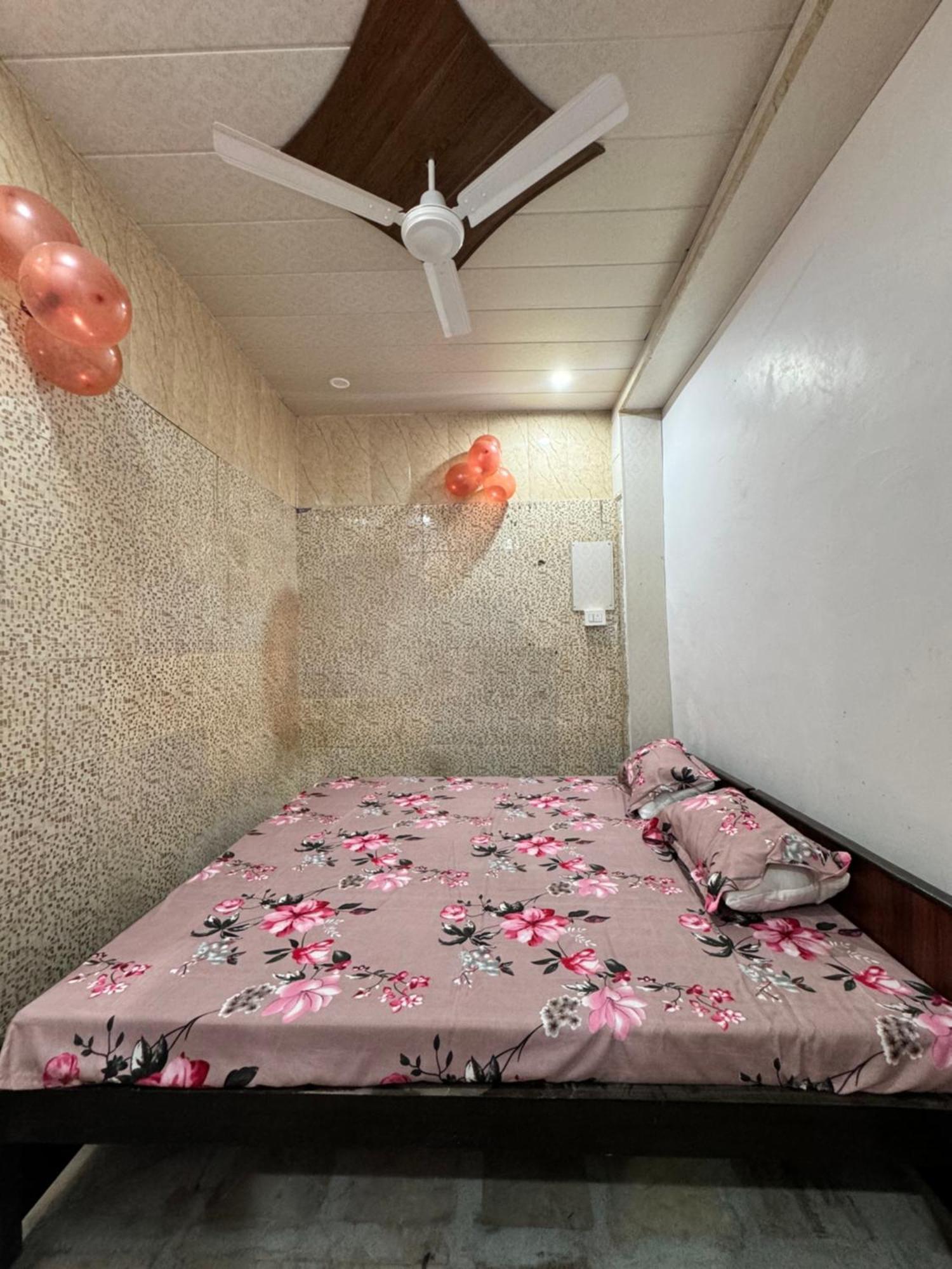 Pakhi Residency Ξενοδοχείο Vrindāvan Εξωτερικό φωτογραφία