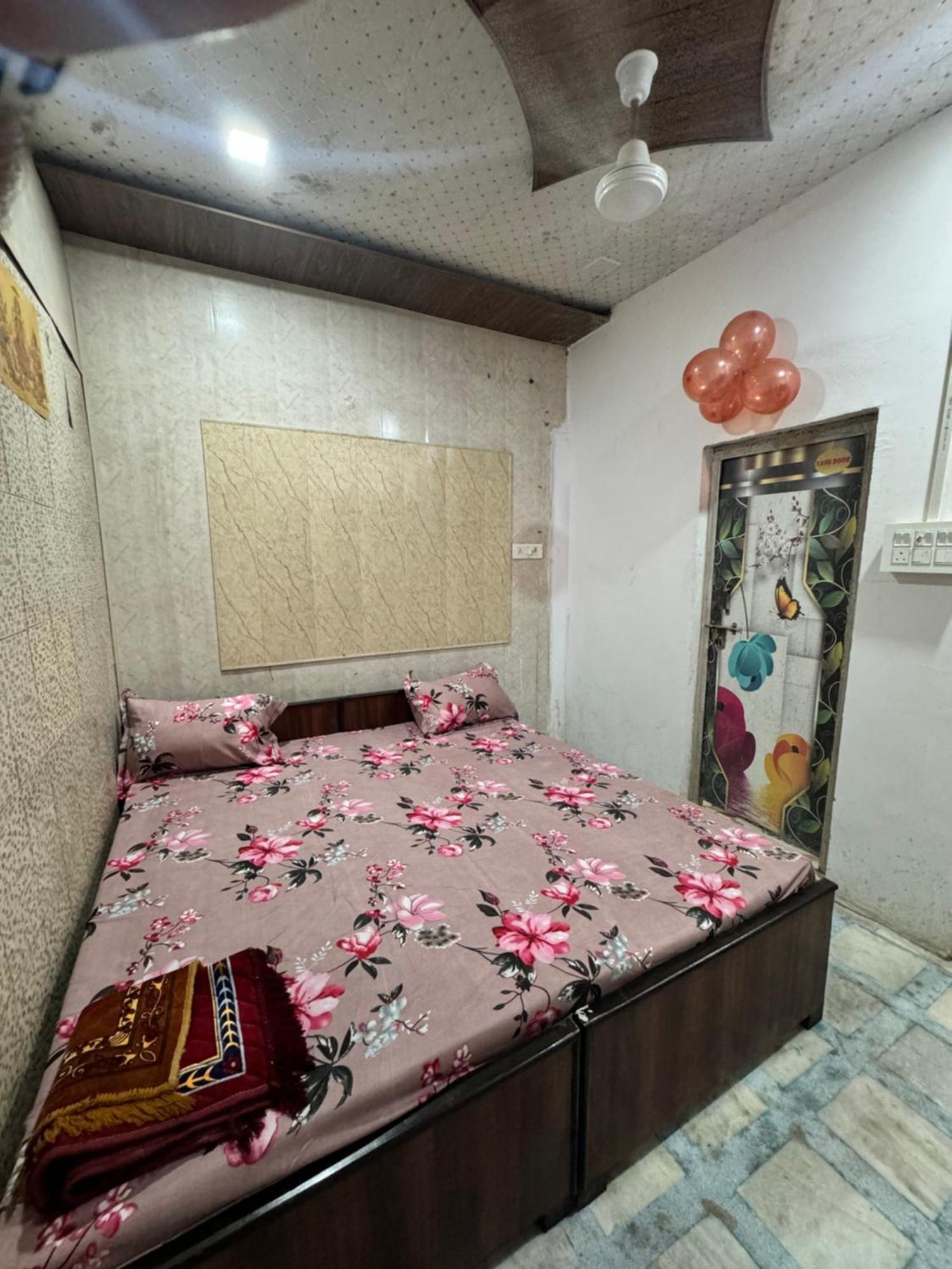 Pakhi Residency Ξενοδοχείο Vrindāvan Εξωτερικό φωτογραφία