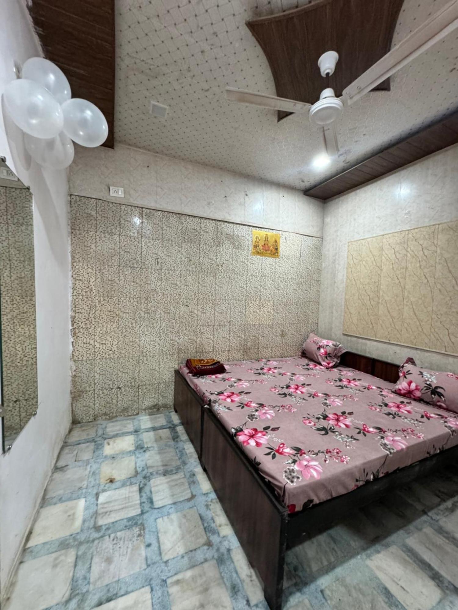 Pakhi Residency Ξενοδοχείο Vrindāvan Εξωτερικό φωτογραφία